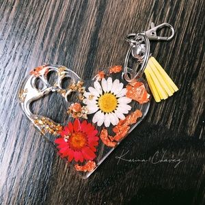 Dog paw keychain